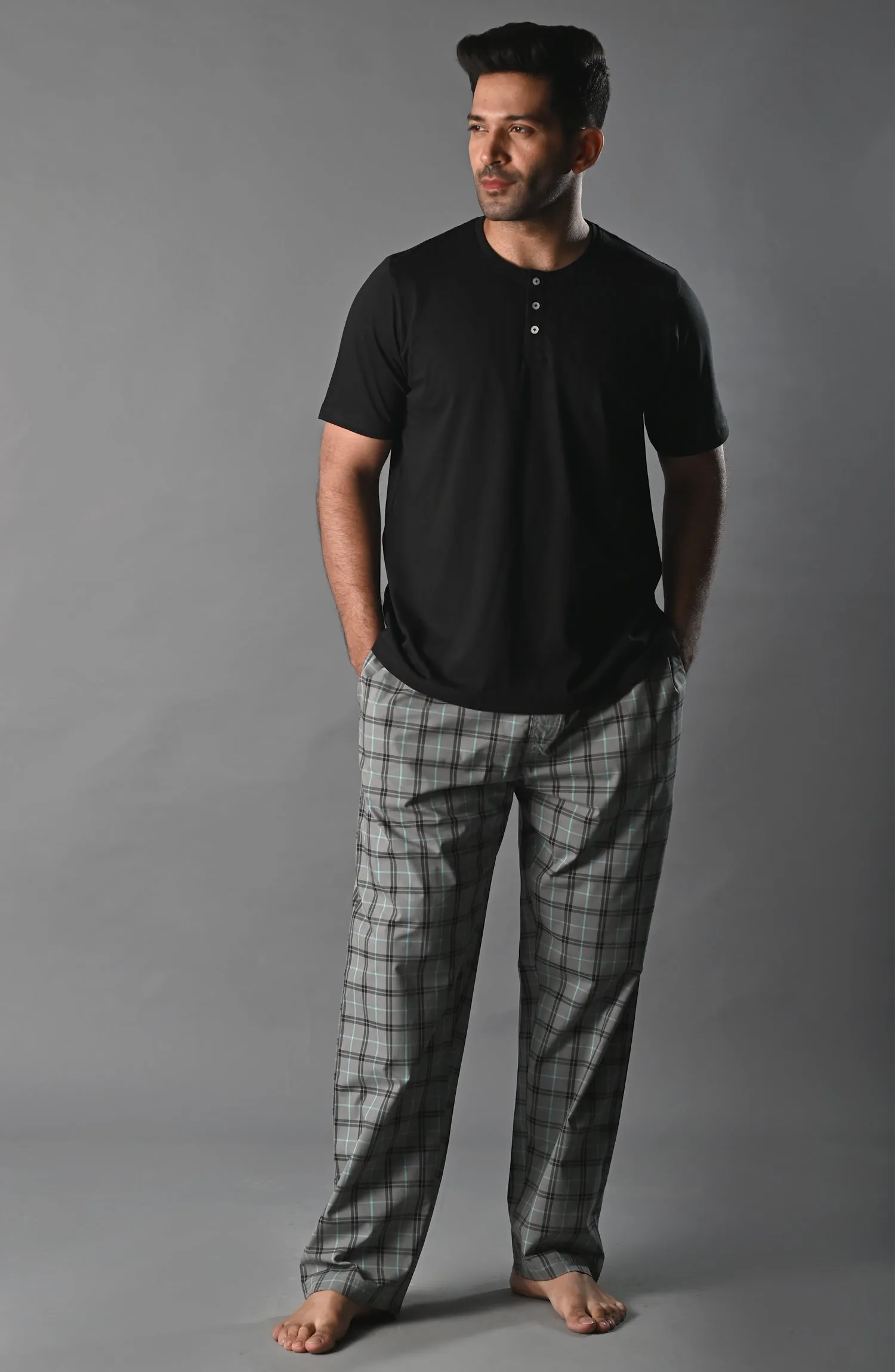 Black tee & Tartan Check PJ