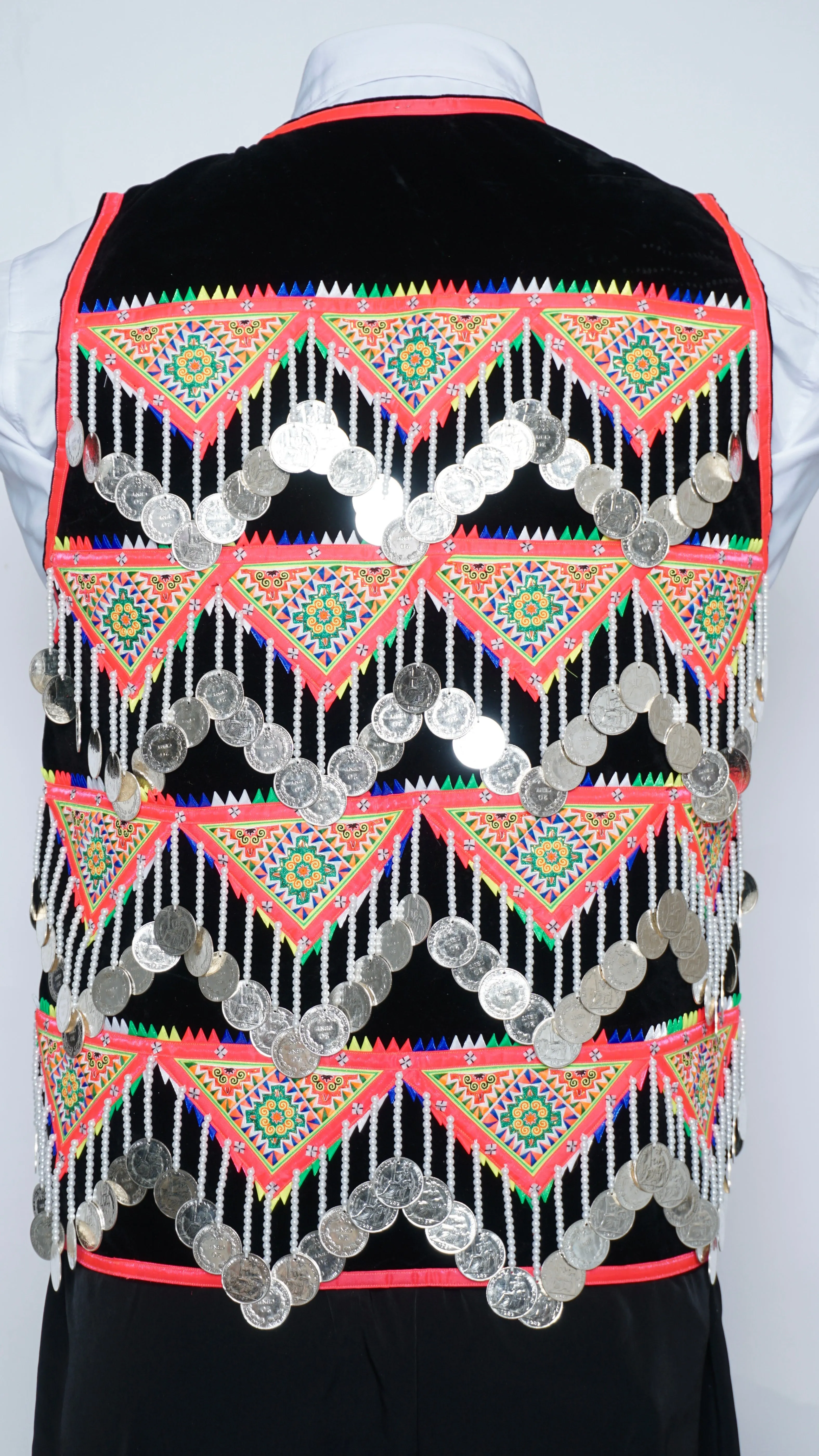 Handmade Pajntaub Mos Vest (42")