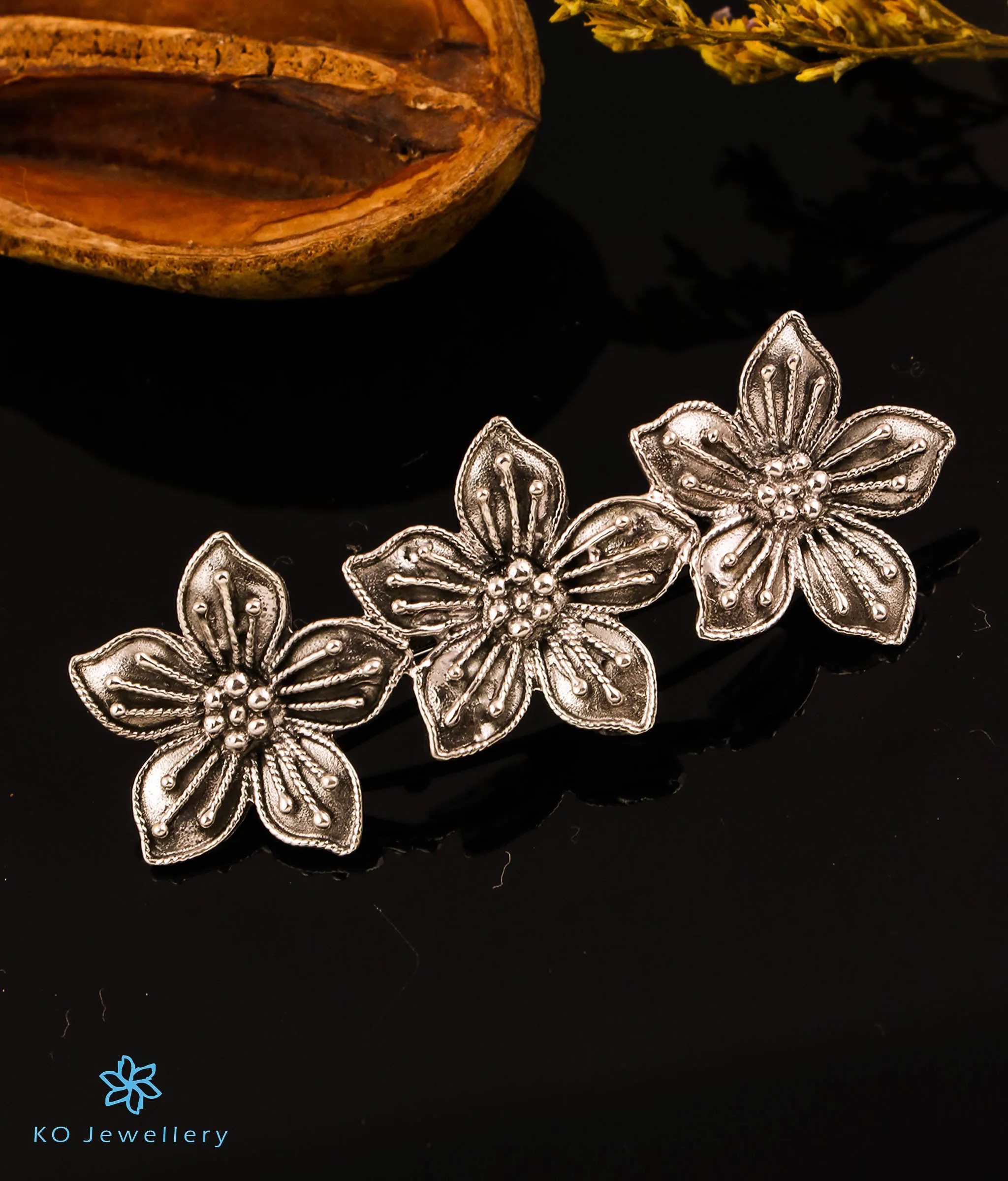 The Fragrant Floral Silver Brooch